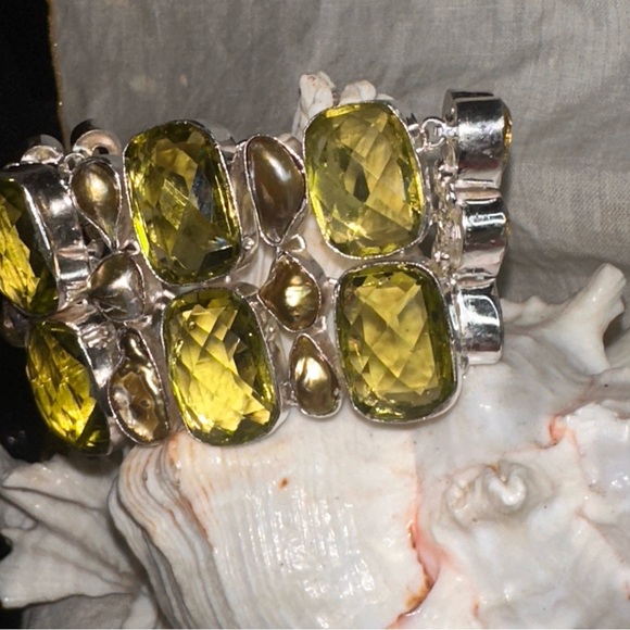 Sparkly Peridot + Citrine + Biwa Pearl multi-gem cluster statement cuff Bracelet - Picture 4 of 13